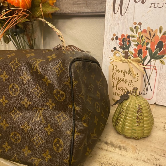 ❌SOLD❌
 Authentic Vintage LV Speedy 35 ❌SOLD❌ - Picture 8 of 10